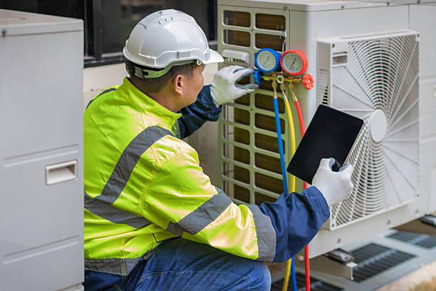 Professional Hvac technician working in Ceresco, MI